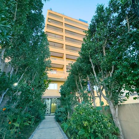 Royal Crown Hotel Giza Pyramids View Kafrat al Jabal ภายนอก รูปภาพ