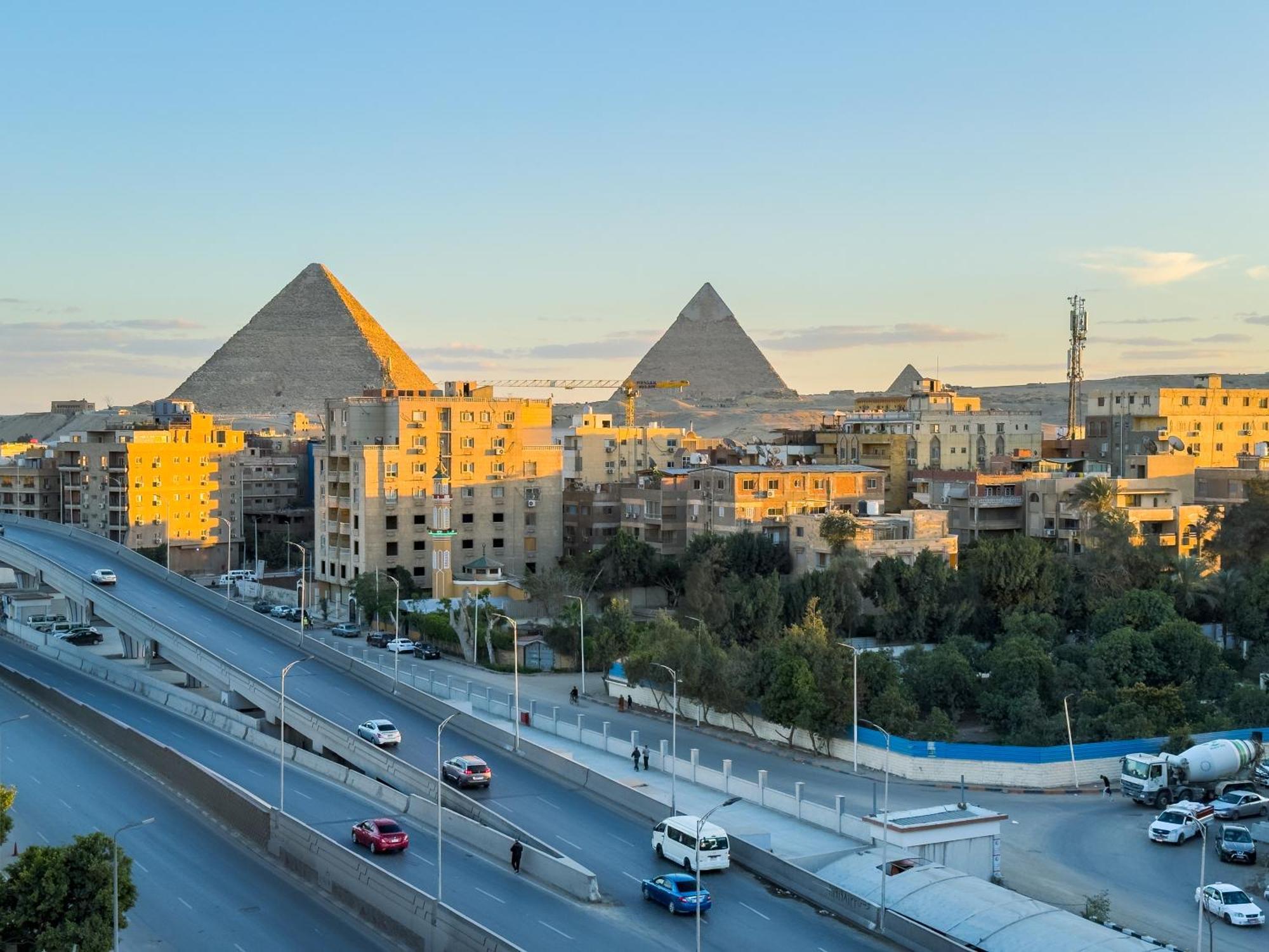 Royal Crown Hotel Giza Pyramids View Kafrat al Jabal ภายนอก รูปภาพ