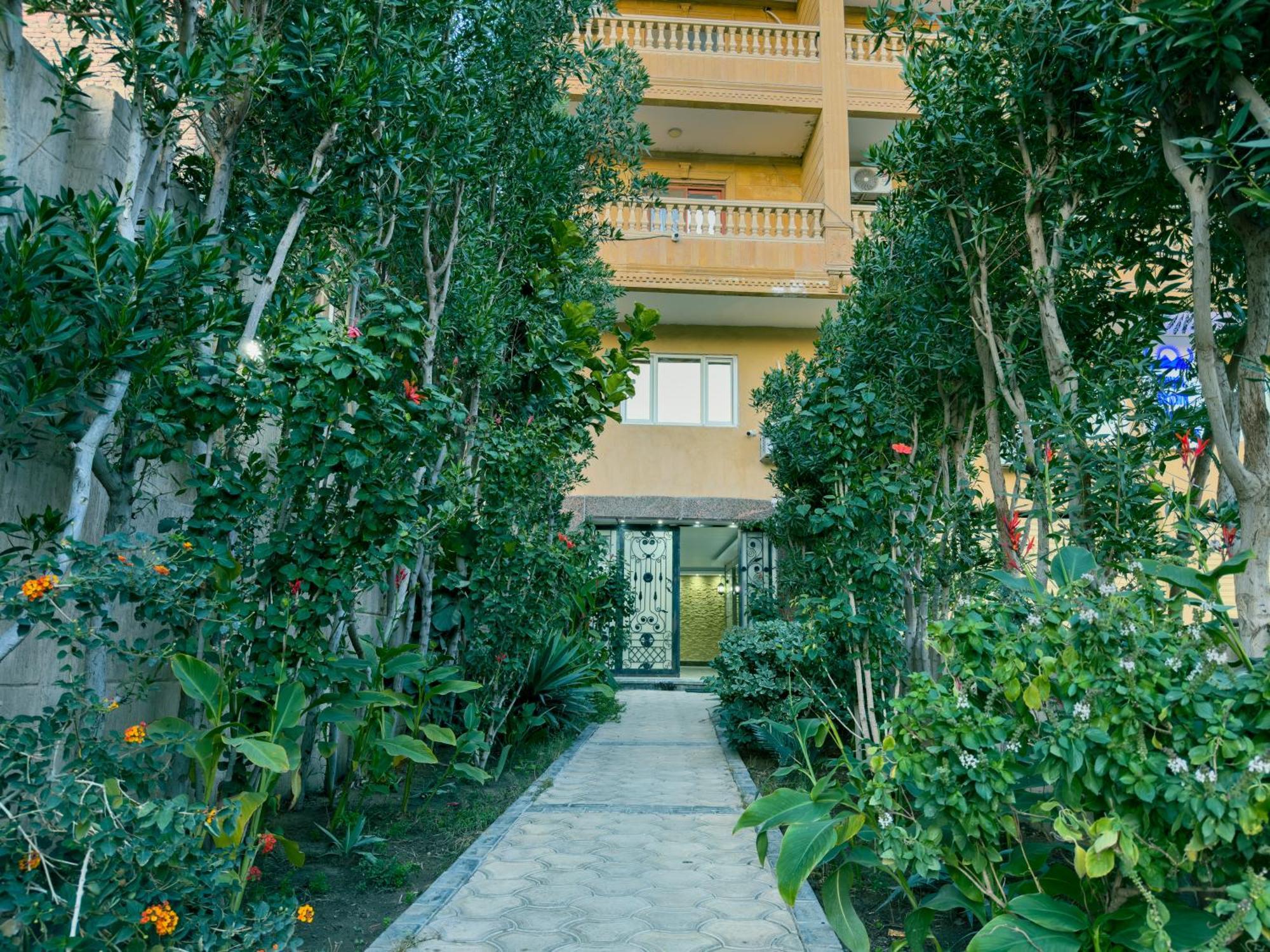 Royal Crown Hotel Giza Pyramids View Kafrat al Jabal ภายนอก รูปภาพ