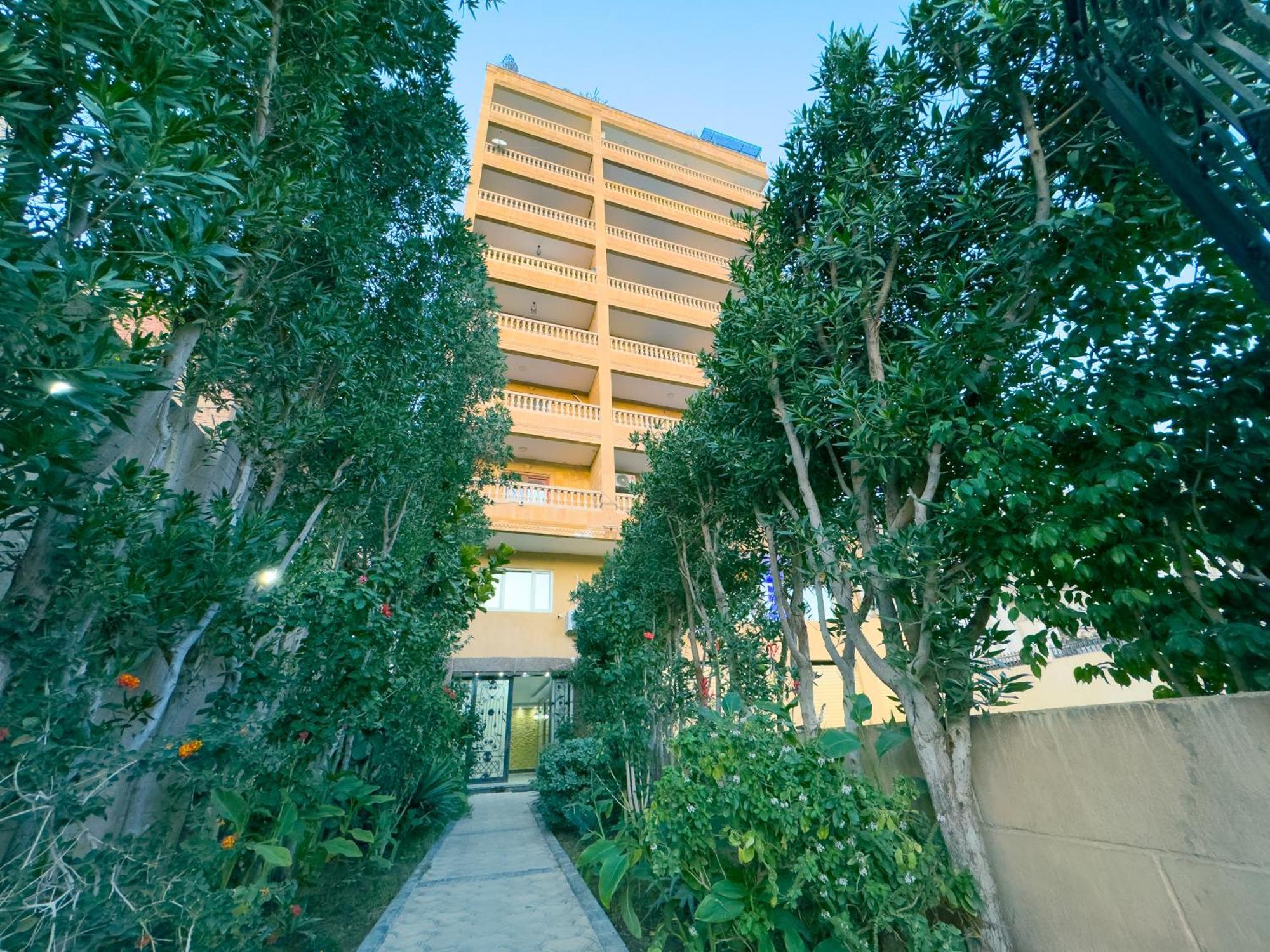 Royal Crown Hotel Giza Pyramids View Kafrat al Jabal ภายนอก รูปภาพ